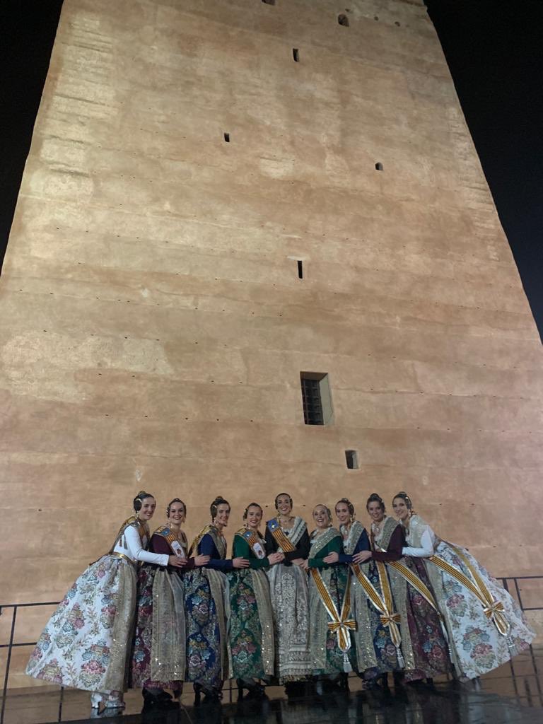 fallesdeTorrent's tweet photo. Elles, les companyes perfectes per a este viatge de somni
Corts d’Honor 2020

#FallesdeTorrent🔥 #Crida2020 https://t.co/qAyJciw7QA
