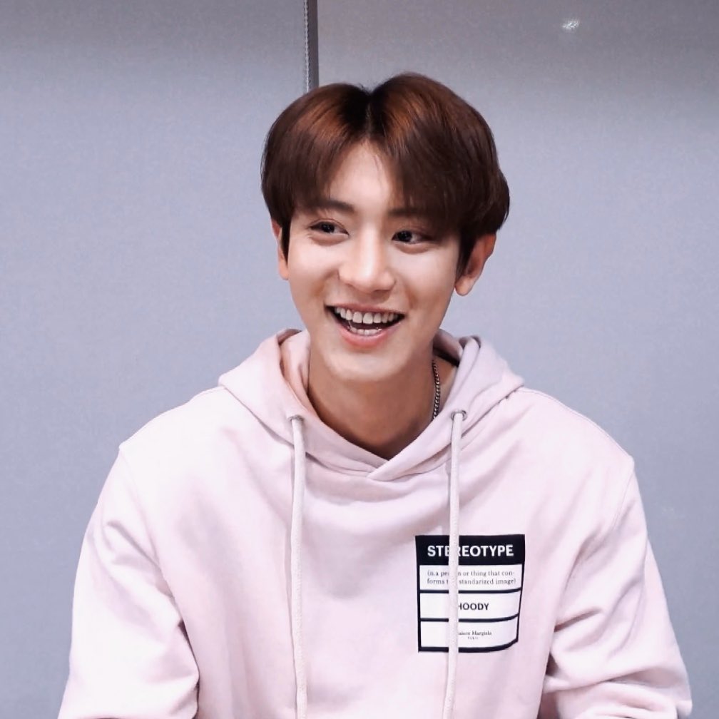 aggie_nutella's tweet photo. #8YearsWithCHANYEOL 

You changed my life. 💛
Thank you for your hard work.
Remember, always do what you love and never regret it

#CHANYEOL #찬열 #ArtistLoey 
#찬열데뷔8주년축하해 https://t.co/9pQoasQzDJ