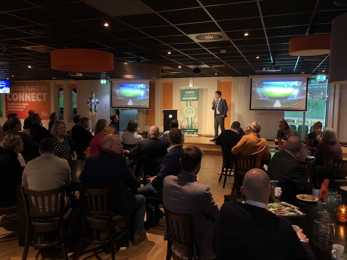 Bijeenkomst internationalisering in onze <a href="/TopDutchCom/">TopDutch</a> lounge. Algemeen directeur Wouter Gudde trapt af met hoe wij als club internationaal zaken doen.