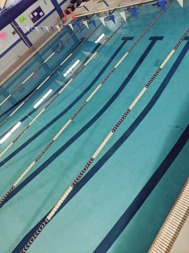 celticsfaninNH's tweet photo. When your nephew is a swimmer & has a swim meet and you're not working .... #familyday #GoCodyGo https://t.co/ajh9e5kXpo