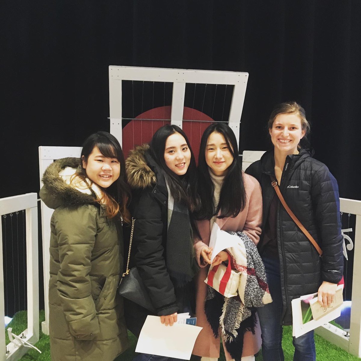 CLLC_Canada's tweet photo. Celebrating culture and language at the #languagefair 🇨🇦🇯🇵🇮🇹🇱🇧🇨🇳🇧🇷🇸🇴🇰🇷🇫🇷🇸🇦#mycllcschool https://t.co/VQ4EQKC4HI