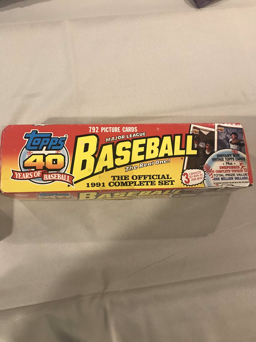 bigstew24red's tweet image. Home for the weekend. Found my old binders with baseball cards along with the complete set of 1991 &amp;amp; 2011. #CardRip  @bjandthebearwi @BJ_DeGroot @Brian_Butch @thescorewi