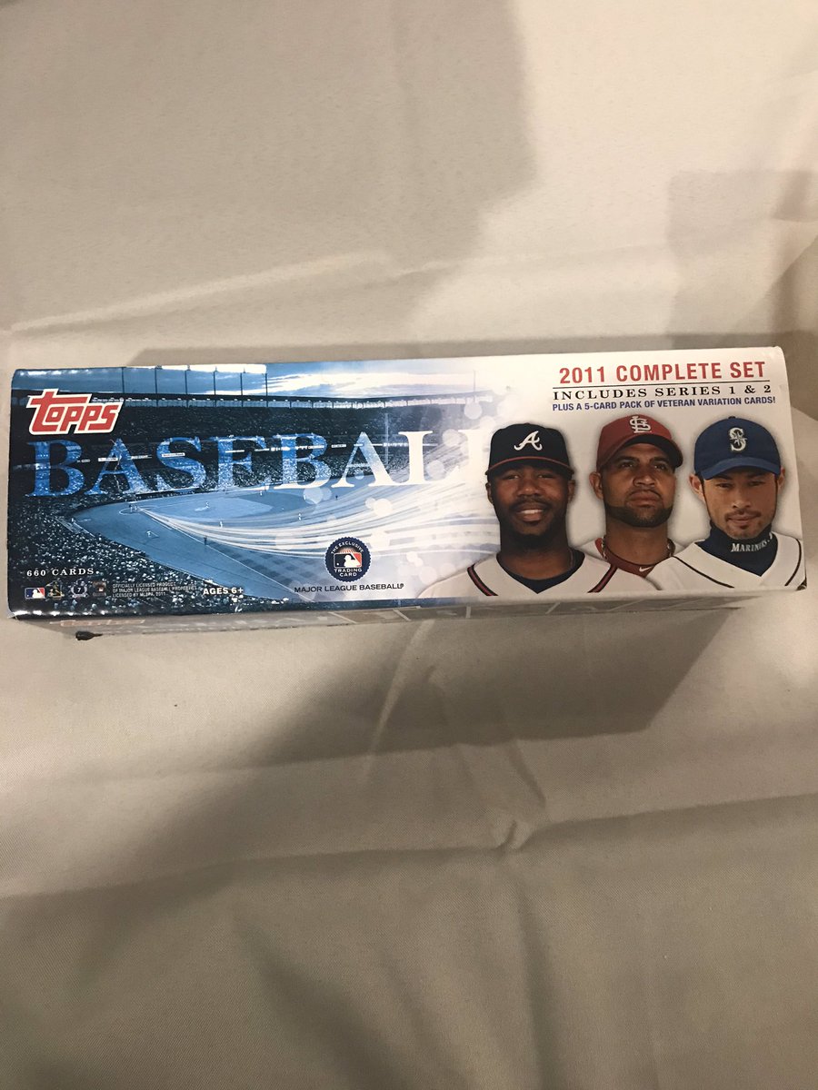 bigstew24red's tweet image. Home for the weekend. Found my old binders with baseball cards along with the complete set of 1991 &amp;amp; 2011. #CardRip  @bjandthebearwi @BJ_DeGroot @Brian_Butch @thescorewi