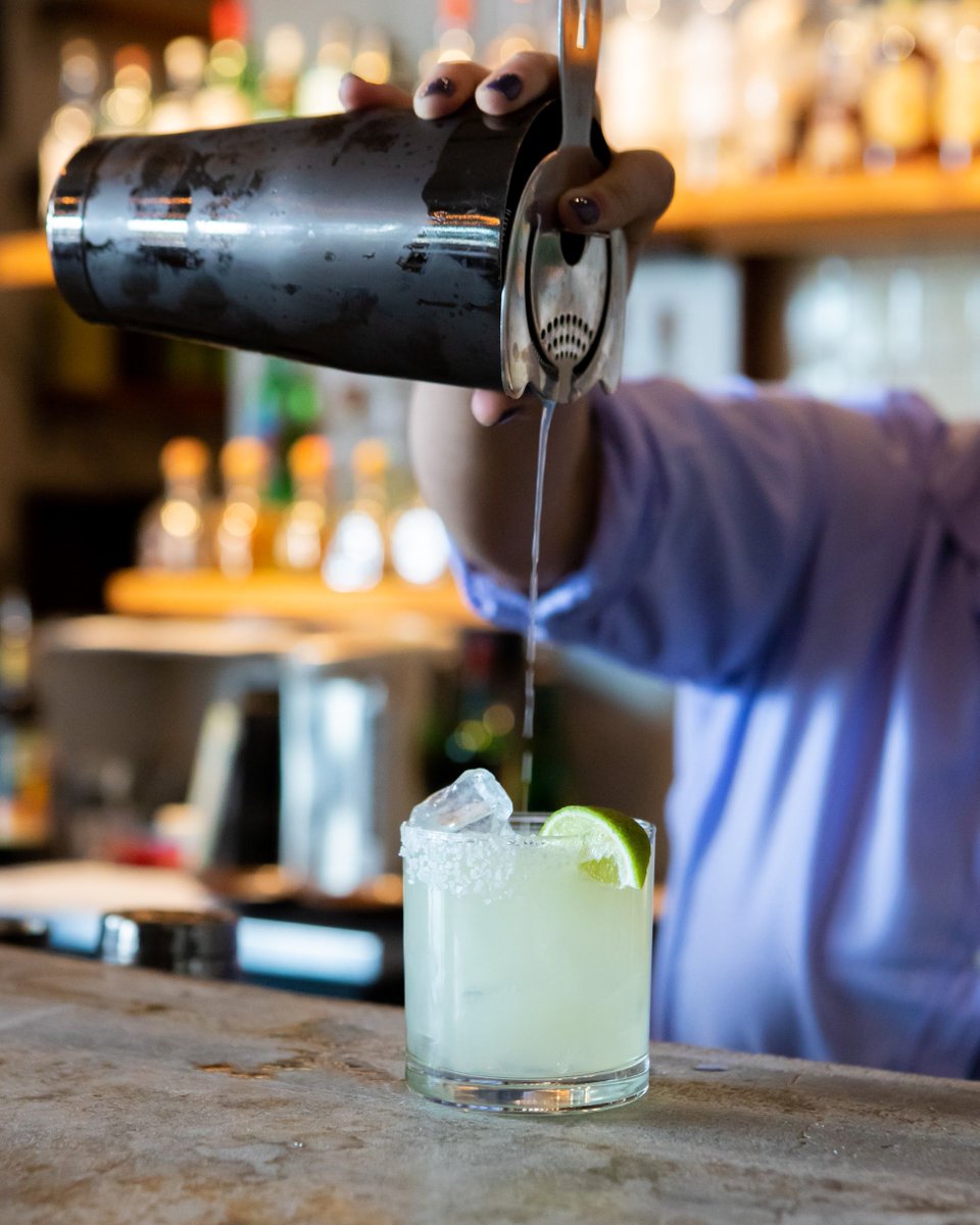 contigoaustin's tweet image. Make every last drop count today on #NationalMargaritaDay! Stop by for our classic margarita, or try something a little more 'Garden Variety' - featuring @TequilaTromba, @cointreau_us,  Lemon, Cucumber, Fresh Basil and Orange Bitters! 🍸