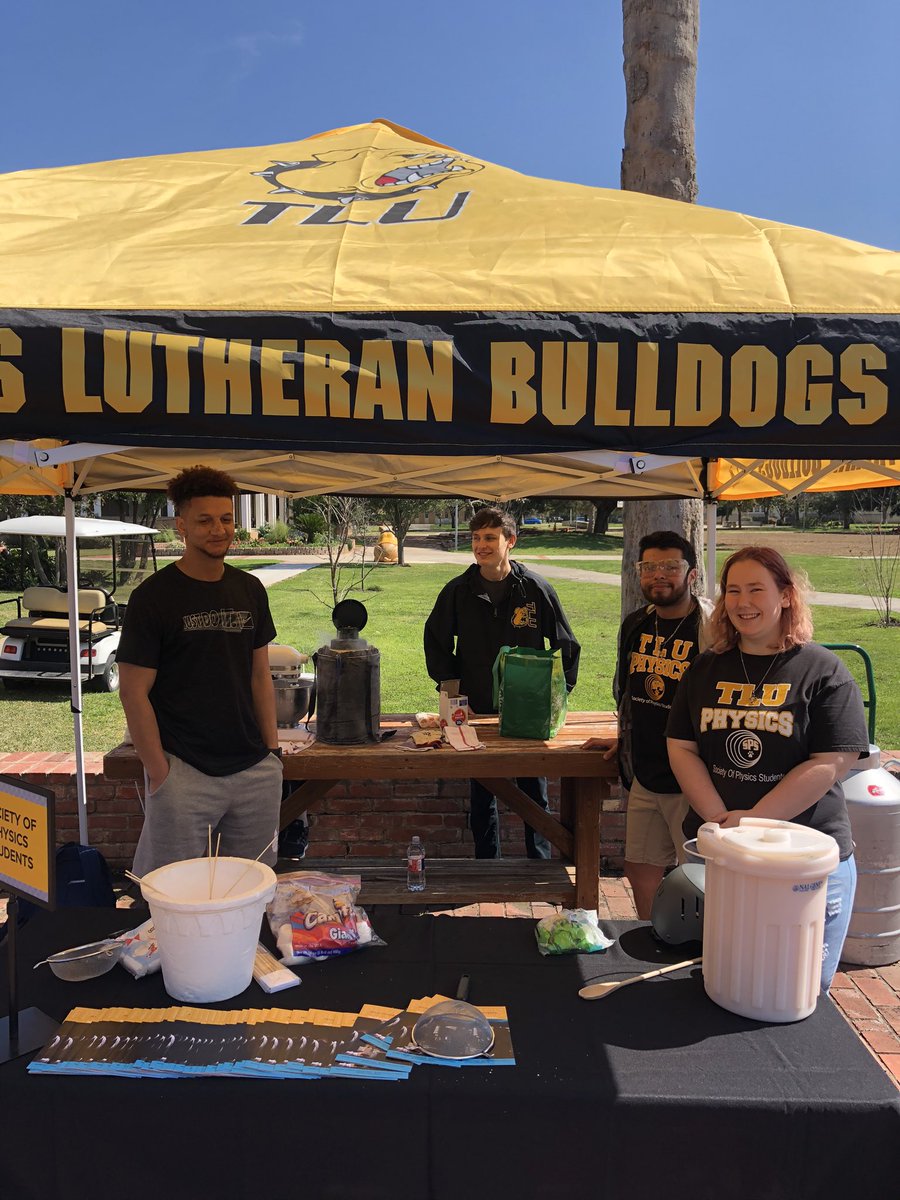 TluSps's tweet photo. SPS serving liquid nitrogen ice cream at Bulldog Bound! https://t.co/Wl07uvi4Q7