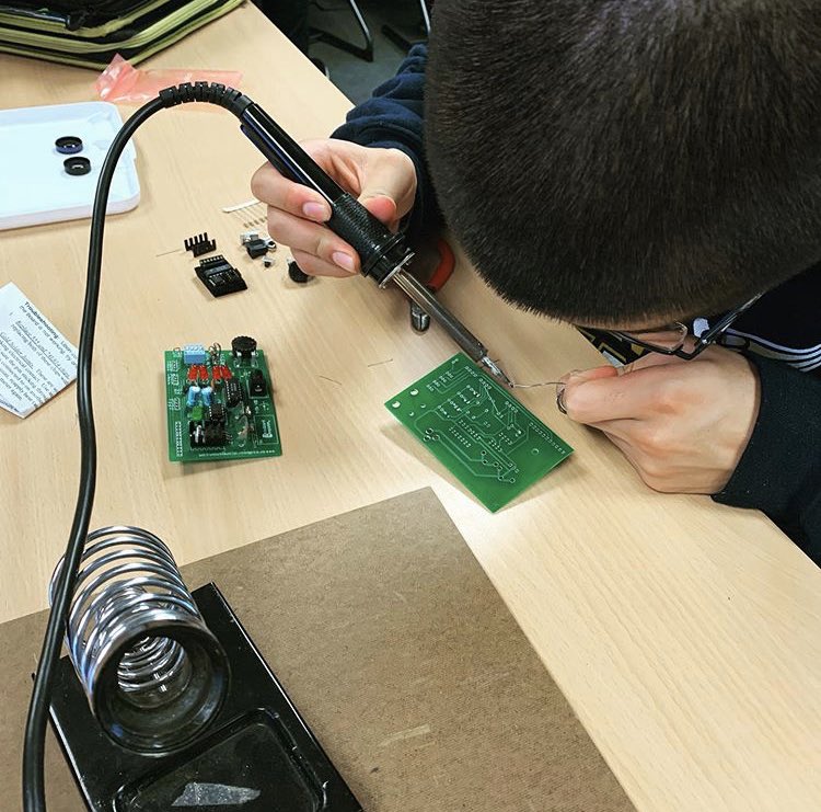 RileyREAP's tweet photo. Riley students design and build with hands-on learning. These students are using soldering irons to build electric switchboards for their Digital Electronics class.
#RHSPLTW #PLTW #TeamSouthBend #PrideOfTheSouthSide https://t.co/GnmXG7AUFb