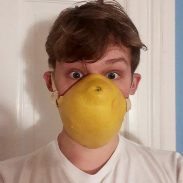 AndreasImmisch's tweet photo. Fuck #corona!!! #pomelo #mask #diy #china https://t.co/OU7okjloDb https://t.co/7HX9SHfFLQ