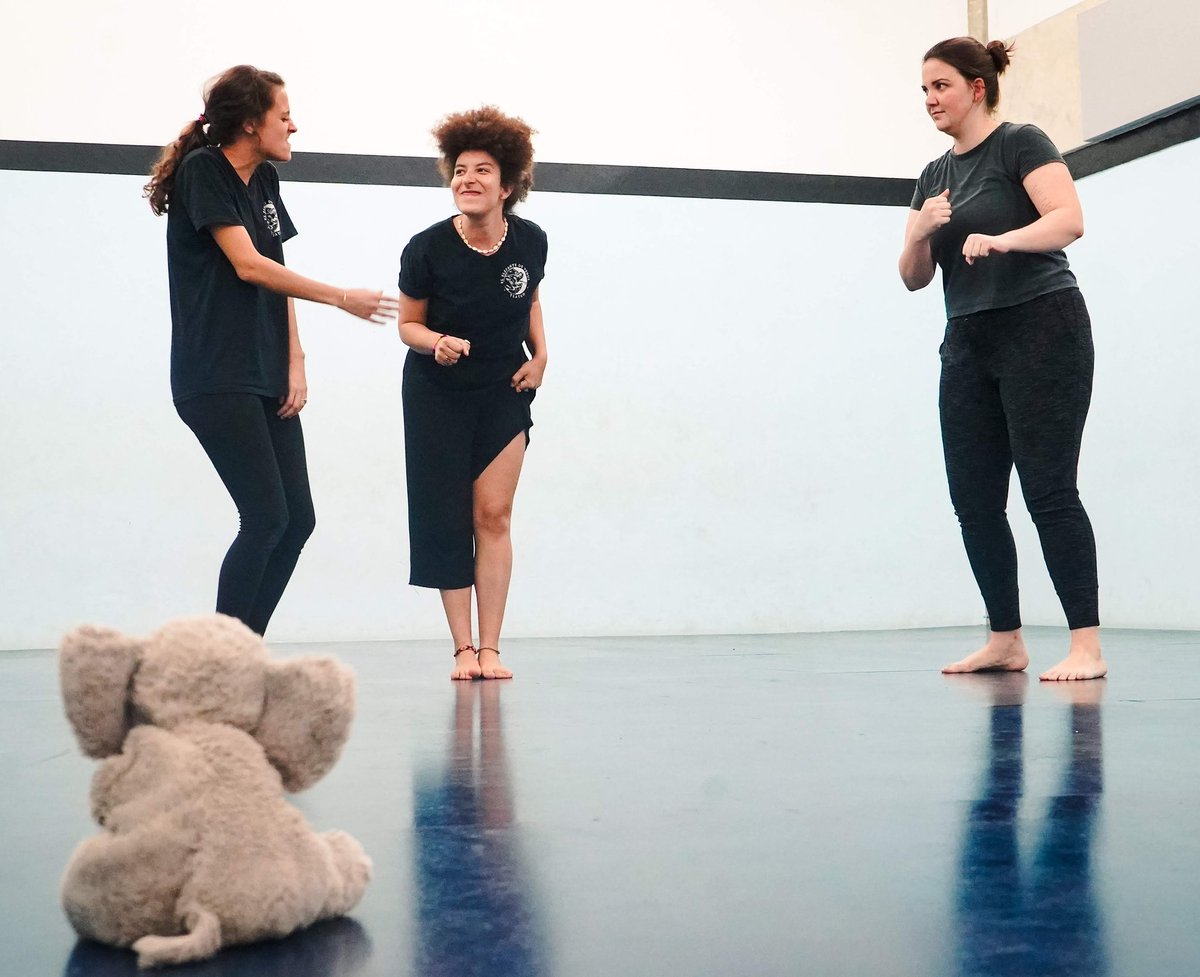 elefantedevenus's tweet photo. 🤩 ¿Divirtíendote en los Carnavales? 🐲Hay un espacio de diversión permanente. 🔮Atrévete. Sal de la rutina. Juega como los elefantes en el Taller de Improvisación Teatral🎭🐘 que traemos a partir del 4 de marzo.
12 miércoles de 7 a 10 p.m.
Lugar: Fundación Espacio Creativo. https://t.co/kVFQik3K4Q