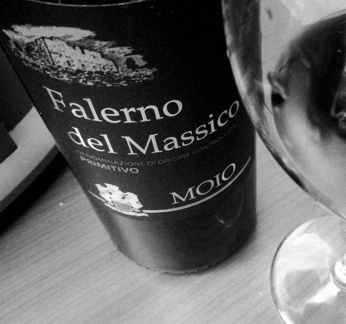 enoitaca's tweet image. Un vino, un ricordo, una storia, una grande persona... Questa sera dalla cantina la mia mano ha scelto lei...