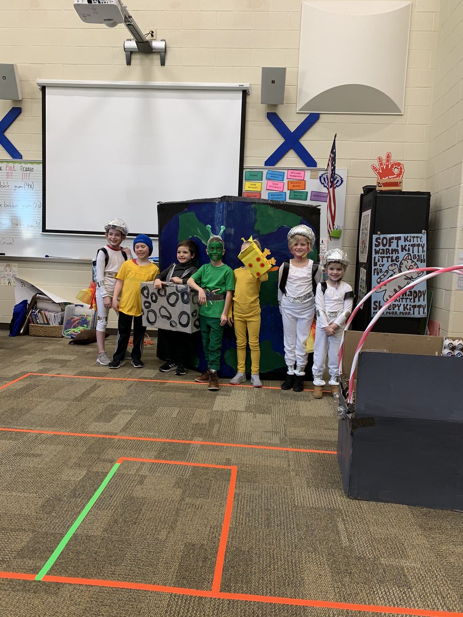 msmit_tce's tweet photo. #TCEcardinals Sparkly Tigers @HSEDINation TY @ArtTCE @librarytce for your support https://t.co/UetGlqUzN8