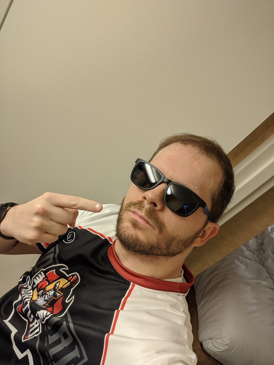 MoR_Grendaleez's tweet photo. Gamer to damn stud!
Thank you @rendereyewear!
Going to rocks these today
#dreamhack2020 #WantMoR https://t.co/0GPOfipsJ3