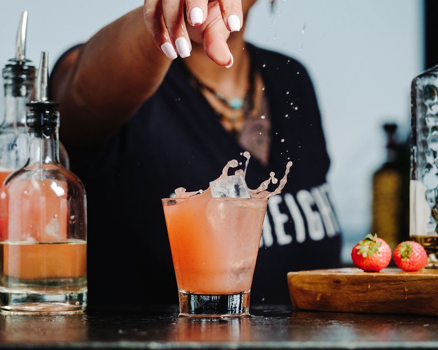 Spring came early this year! Enjoy the nice weather and make a splash this weekend and try out a new cocktail or two. 

#RenHotels #RenaissanceToledo #TheHeightsToledo #Cocktails #RooftopBars