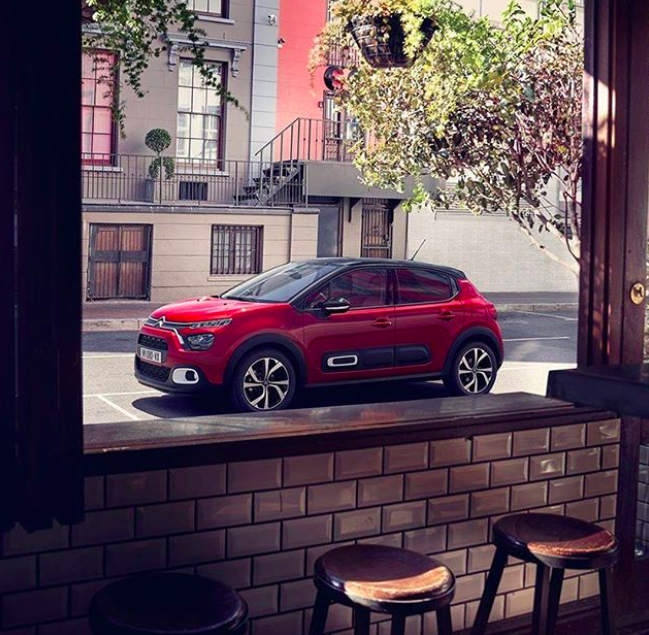 Zo willen we allemaal wel aan de bar zitten.