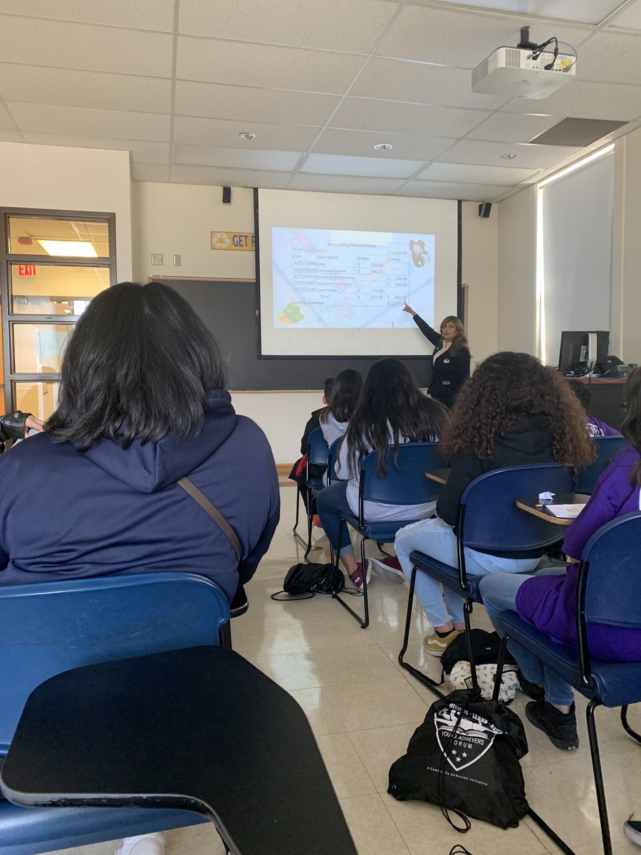 MissMunozK12's tweet photo. Excited to be at @UTEP for the Young Achievers Forum listening to impressive speakers and hearing about career and college choices #YAF2020 @ELPASO_ISD @Hendersonhornet https://t.co/UObJH0KYrH
