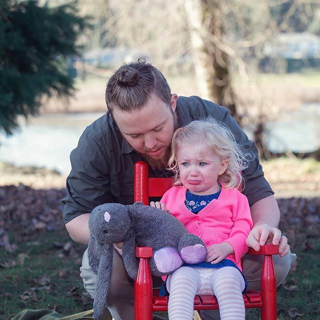 PhotosByAngieD's tweet photo. After 30 minutes of photos, this sweet girl was DONE. https://t.co/1UKz5RFsFW https://t.co/EsvBwdj3Yj