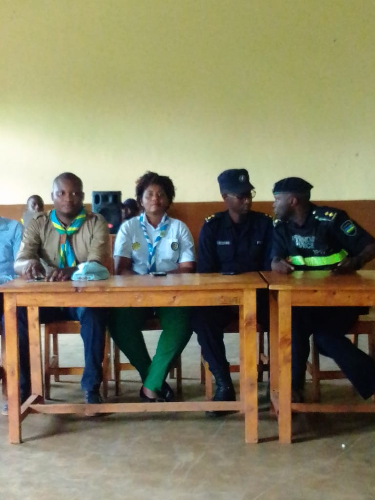 guidesrwanda's tweet photo. We are overwhelmed by the tireless efforts done at the district level within the #GuidingandScoutingWeek2020 As they celebrate the #WorldThinkingDay2020 at district love, we recognise @RusiziDistrict for their great work💪 https://t.co/jq7z6TsXIq