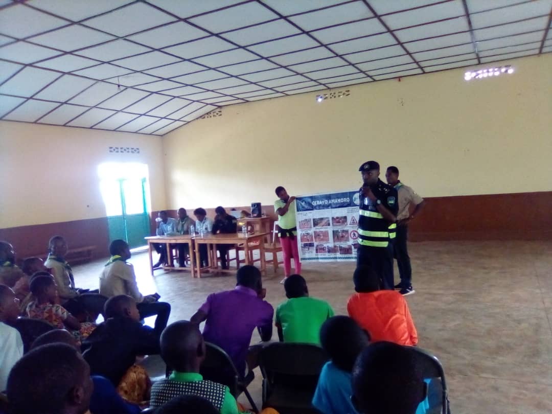 guidesrwanda's tweet photo. We are overwhelmed by the tireless efforts done at the district level within the #GuidingandScoutingWeek2020 As they celebrate the #WorldThinkingDay2020 at district love, we recognise @RusiziDistrict for their great work💪 https://t.co/jq7z6TsXIq
