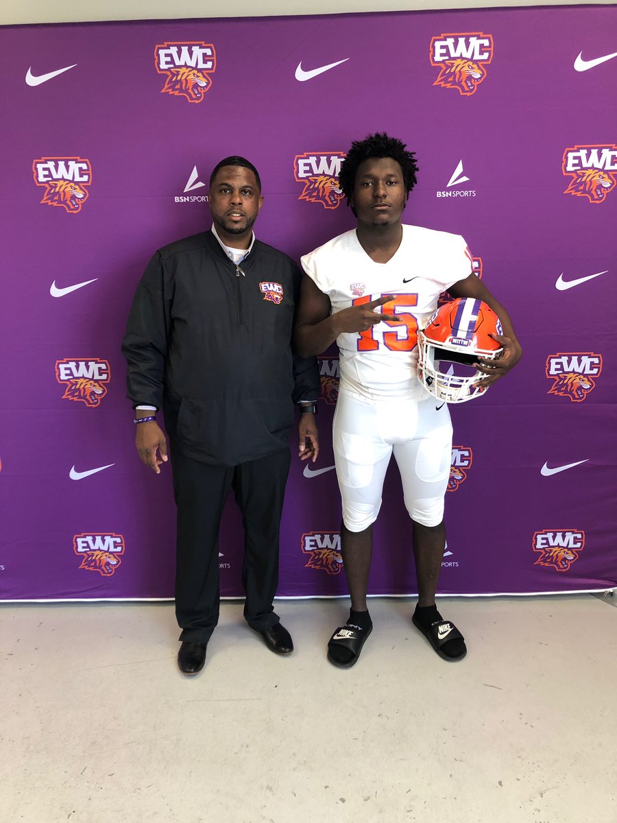 _arrow8's tweet image. Edward waters College official vist🐾💜🧡 @unclelukereal1 @larryblustein  @Coach_A_Manning  @EWCAthletics
