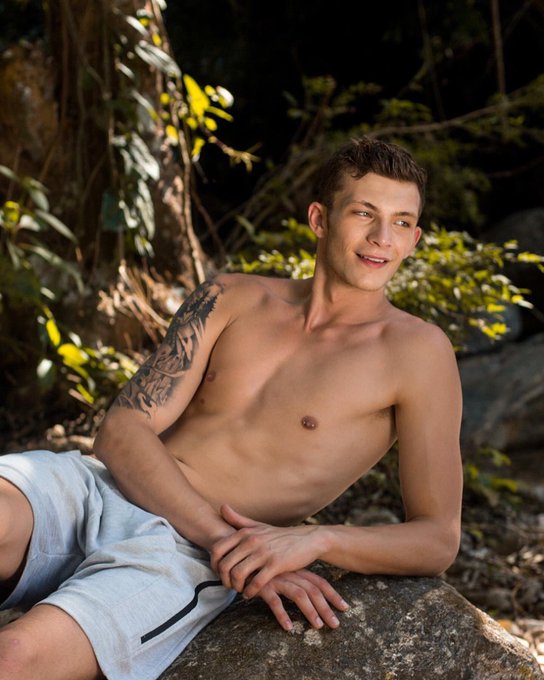 On set of @LucasEnt in Puerta Vallarta @gayporncrushes
@HotMaleStuds
@scallysex
@QueerMeNow
@theQueerPig