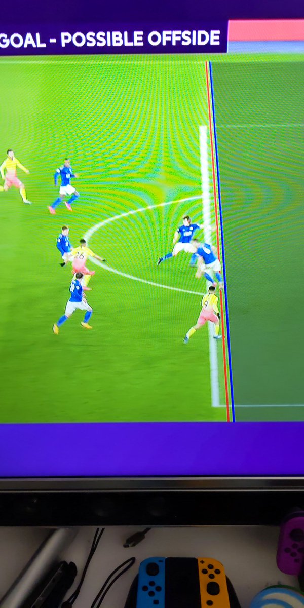 TheWolvesFan's tweet image. @premierleague Will someone explain to me why thousands of pounds of technology can't get the right frame when my TiVo can? #LEIMCI
