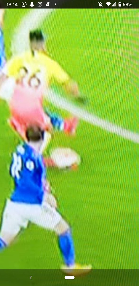 TheWolvesFan's tweet image. @premierleague Will someone explain to me why thousands of pounds of technology can't get the right frame when my TiVo can? #LEIMCI