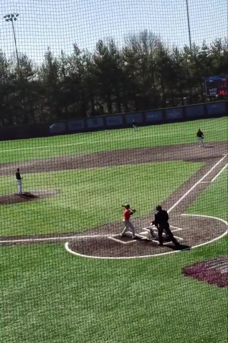 Warm sunshine and some baseball...a great way to spend a Saturday! ❤⚾️💙