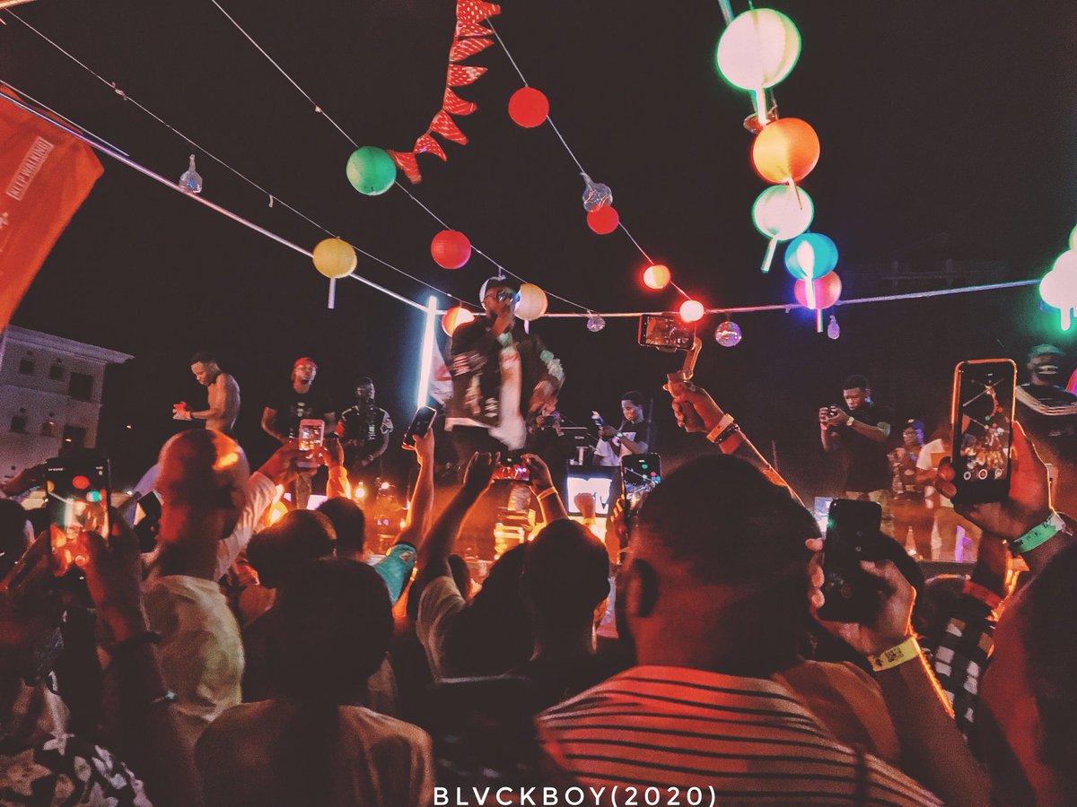 blvckboy_BJ's tweet image. Highlights of huncho @Peruzzi_VIBES wonderful performance at the #islandblockparty early this morning. Thank you @bizzleosikoya @MTVBaseWest for this new month gift. Happy new month everybody