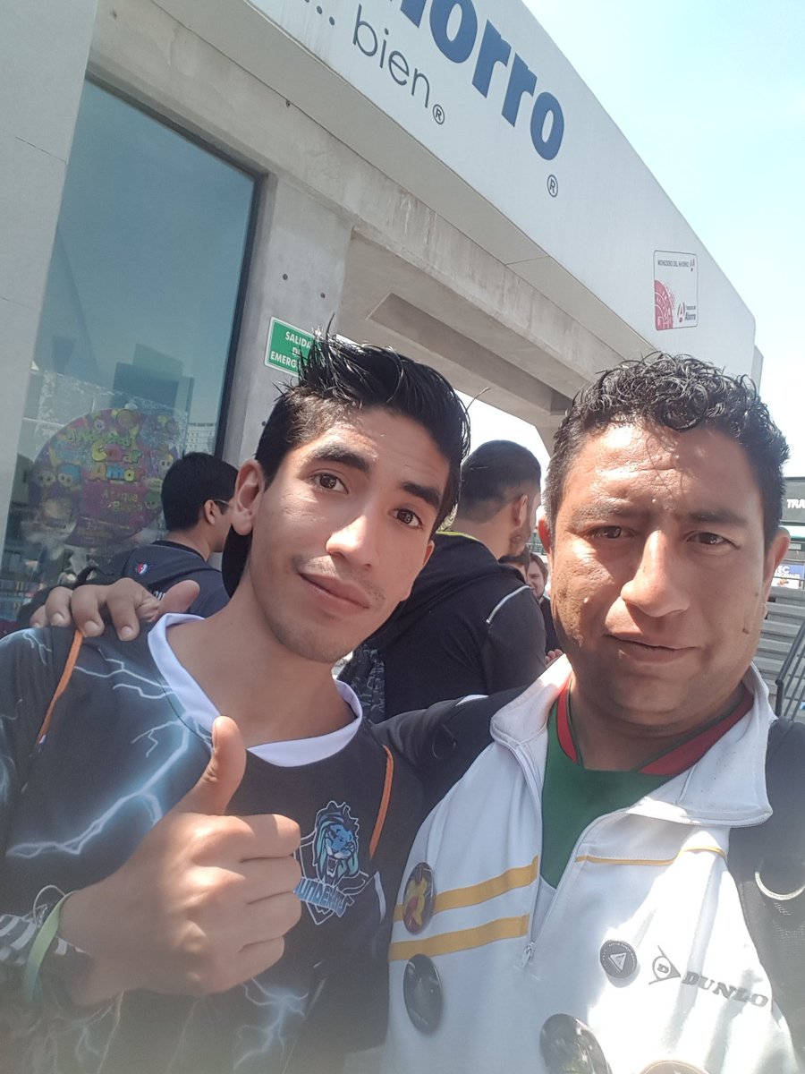 Ernesto42628347's tweet photo. En #BattleTowerMty  con @Juanchopolis21 y @PoGoKieng https://t.co/rVEMP4P7J7