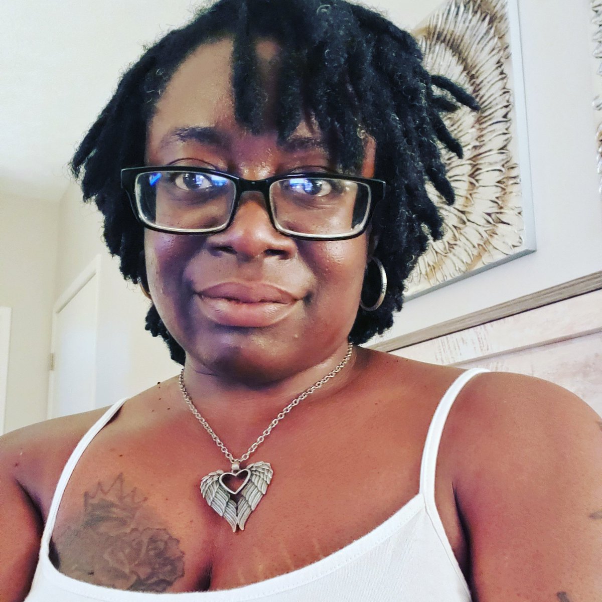 QueenBleu9's tweet photo. Peace https://t.co/2gBG1hHTHt