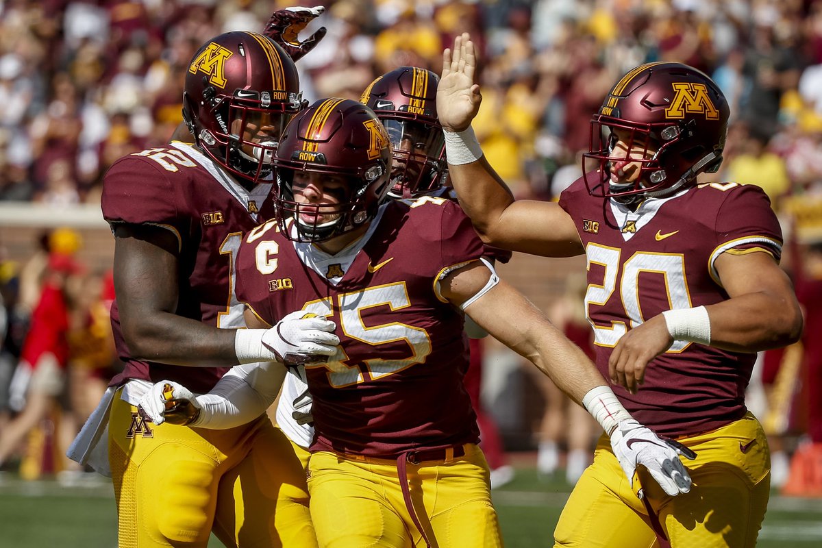 SSN_Gophers's tweet image. Gopher Combine Update:

Carter Coughlin (@Cmoe34) is one BAD man.

He ran his 40 in 4.57 seconds.

That puts him ahead of several RB/WR/QBs. Which, in case you didn’t know, is a good thing for a LB who played DE.

#MadeInMN