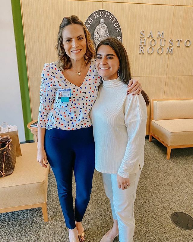 VanessaAstros's tweet photo. Had a blast speaking with the @prssashsu students about careers in healthcare communications! 
And it’s always a treat to see this girl who always has the biggest smile on her face! #healthcare #pr #prssa #publicrelations 📷 @sage_rochelle https://t.co/kVt0cMbAi2 https://t.co/L8q5gWjsIn
