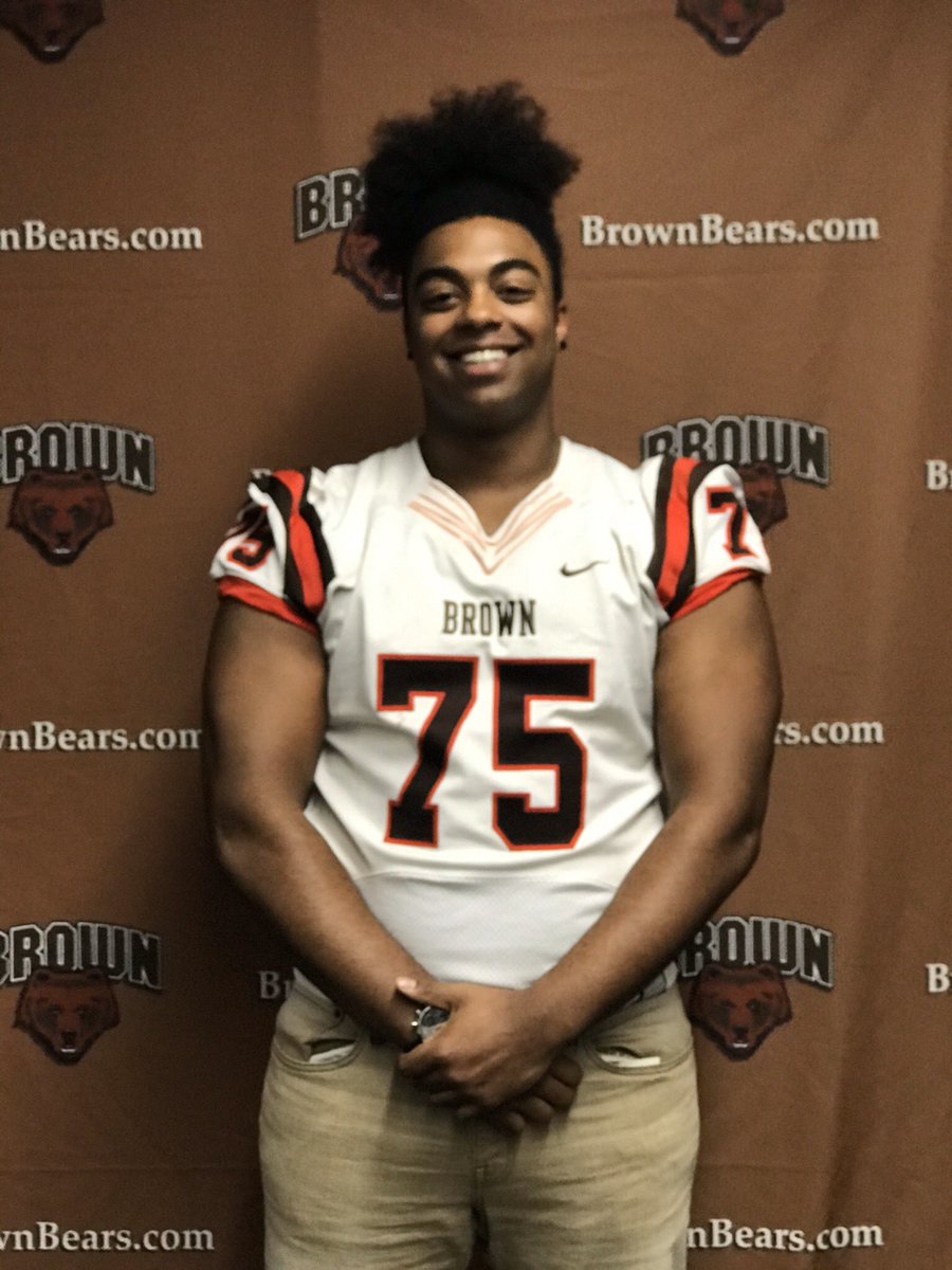 Jaden_E_Young's tweet photo. Awesome visit @BrownUFootball today and so blessed to receive an offer to play for them! Thank you @Coach_RMattison @CoachW_Edwards 

@Coach_Willey_FB https://t.co/bYTcZyPcwn