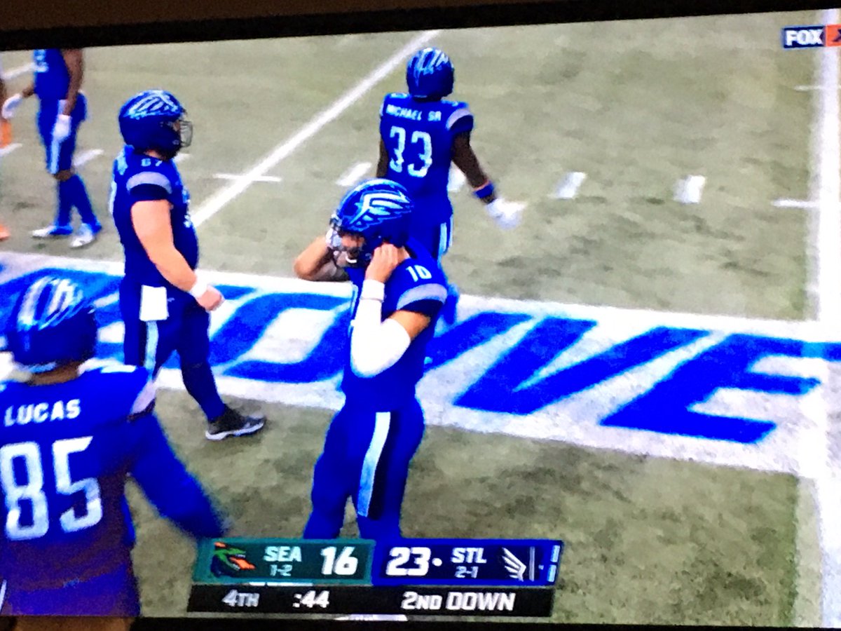 JamesWShay's tweet photo. Ka Kaw - #KaKaw - the throwin’ samoan has the #Battlehawks on a winning flight path! https://t.co/TDk2FjkQoO