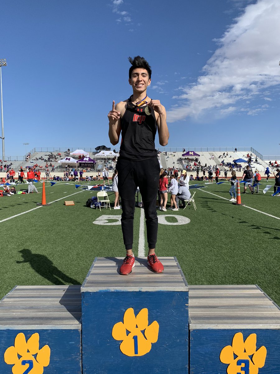 LCP_Track's tweet photo. Congrats to Haven Hernandez who wins the Boys Var 300 hurdles! Along the way his 38.7 breaks a 12 year old school record! Gets him the @TXMileSplit interview! #PirateTrack https://t.co/hJd1ysscLJ
