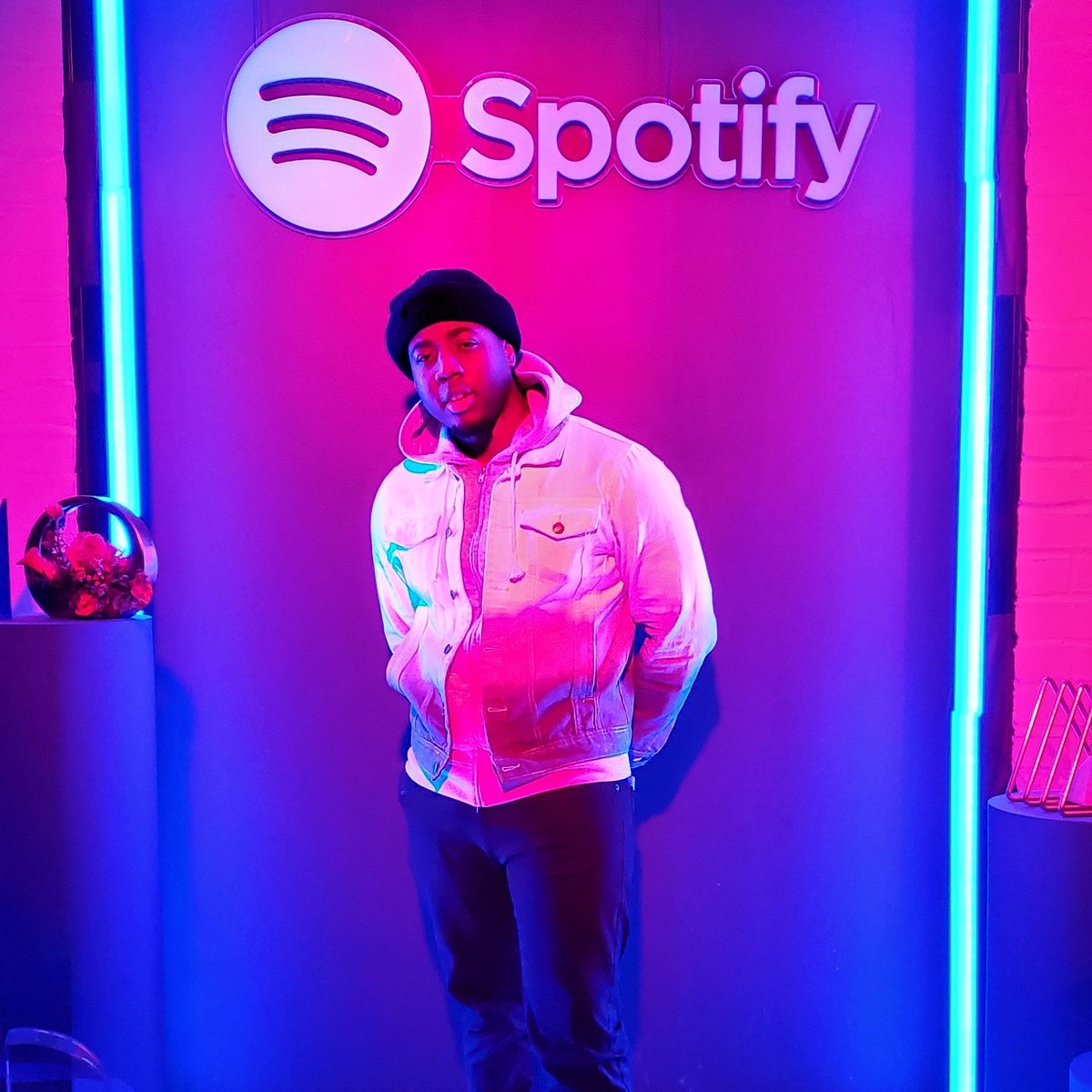 ShotofADRENALIN's tweet photo. Live from the @spotify Black History is Now Pop-Up in NYC ✊🏿🙏🏿
#ShotofADRENALIN #TkACTN https://t.co/IXAWlKgVLr