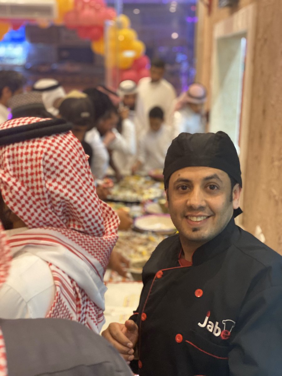 Haneth_sa's tweet photo. #كيكة_الافتتاح مع اطباق منوعة لضيوفنا
#قصة_نجاح_الشيف_السعودي https://t.co/eqz06jYiZT
