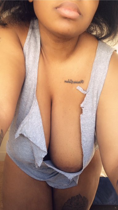 I hope god blessed you today https://t.co/O24gnWPwFs<a href="/tag/whoschynawhyte"class="tags"><span>#whoschynawhyte</span></a>