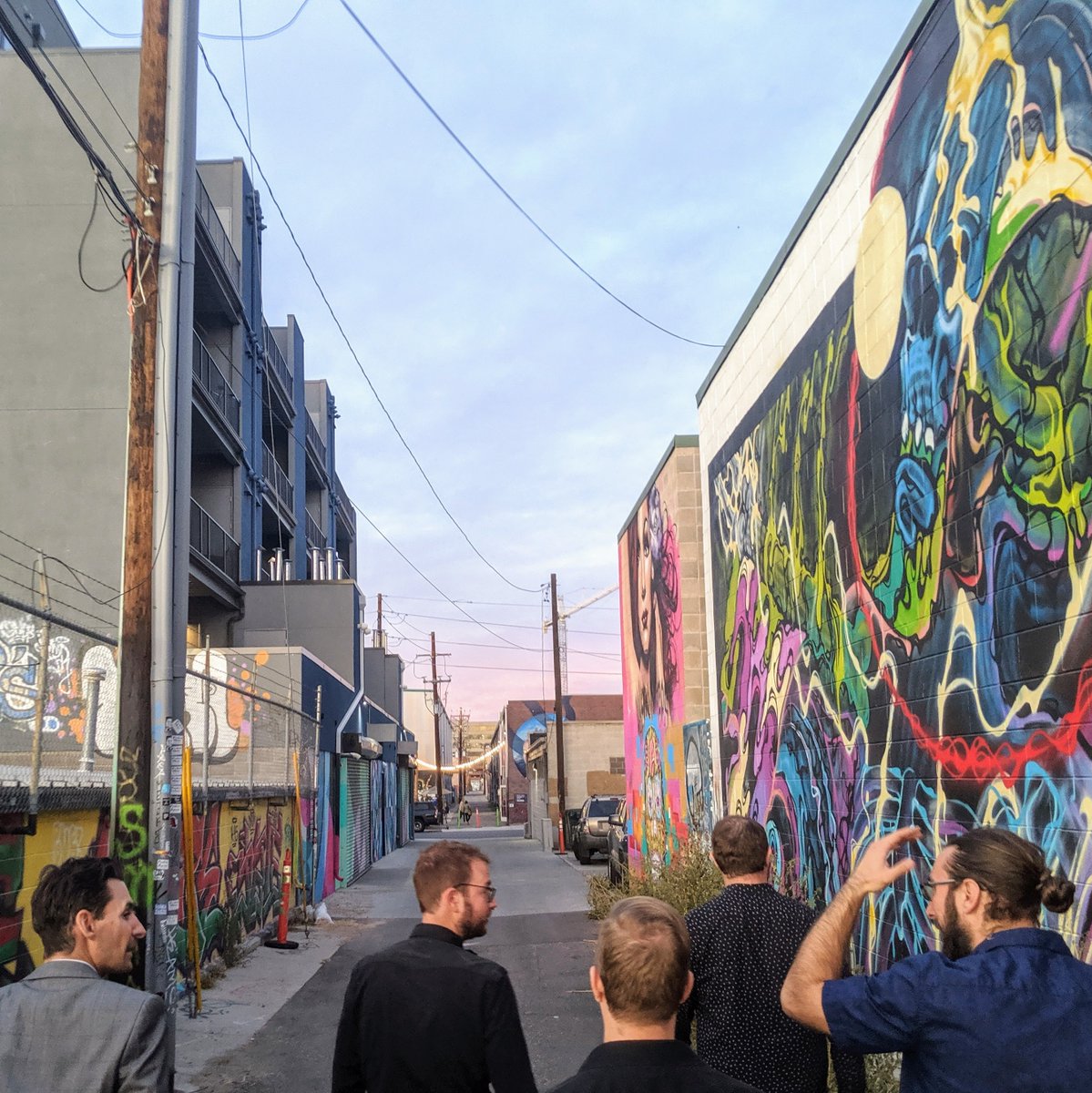 JOURNEY JOURNAL / You're not a real band until you hang out in an alley full of graffiti. What other classic band scenes and memes do you notice?
#classicbandscene #genericbandphoto #musicjournal #denvermusic #rockquintet  #denvercellomusic #cellorock #waltzrock #performanceart