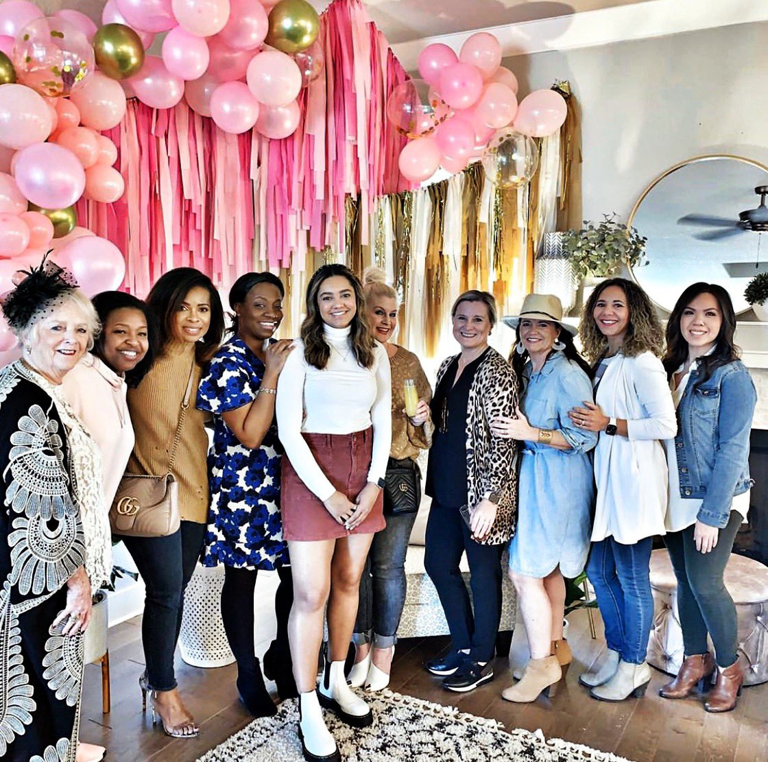 TheJaclynHouse's tweet photo. What a way to celebrate turning 5! π Happy Birthday Lauryn, we love you and are so proud of you! Karie did Bluebell proud throwing a #HartofDixie themed brunch. ππ #HBD #LeapYearBaby #Leaper #MyBestLoves #NWArk #WeekendsinNWA https://t.co/DOGJiAWLTu