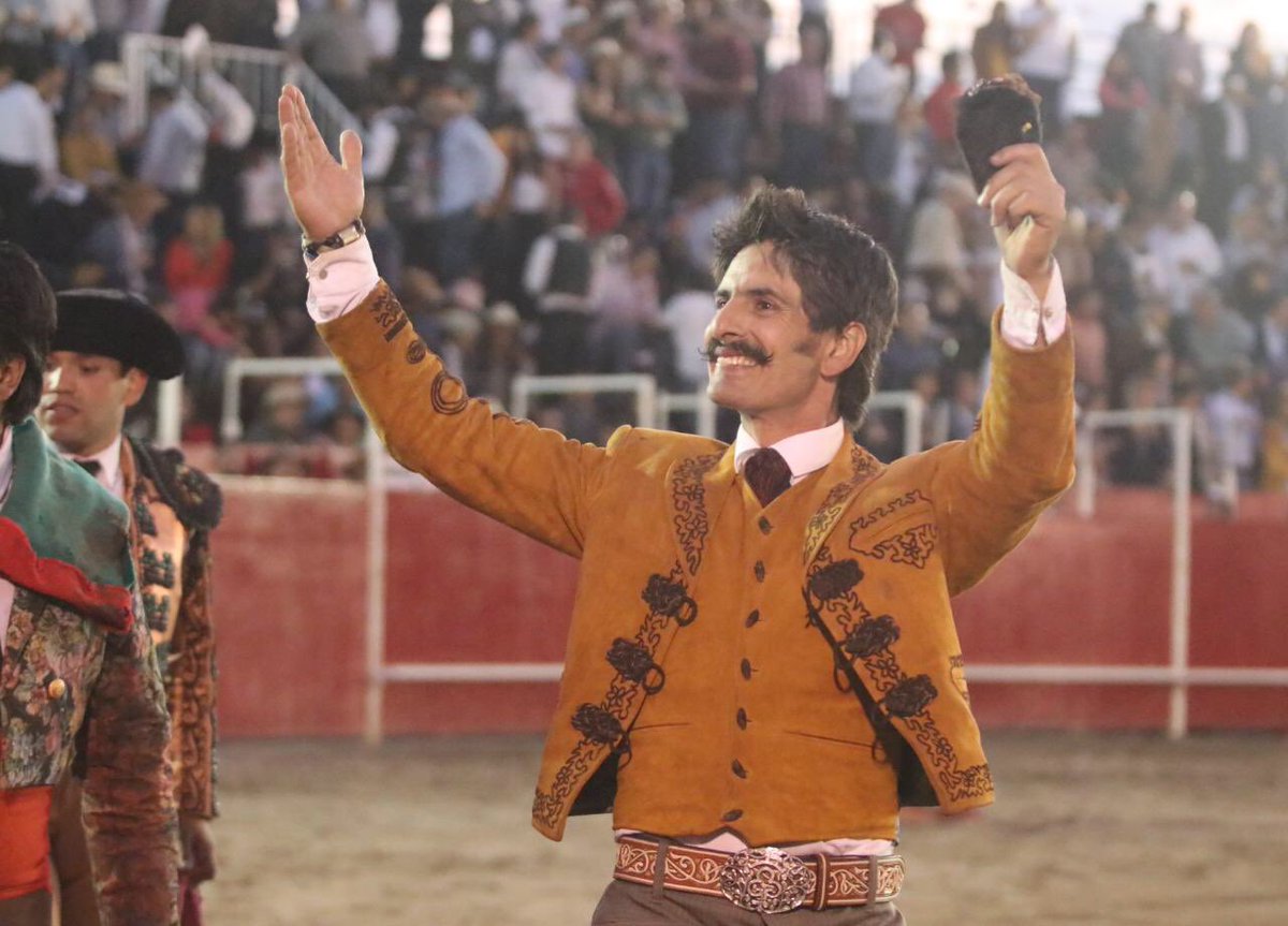 ProTauro_'s tweet photo. Emiliano Gamero | 5to. Festejo Taurino Ecuestre 
Oreja con otro buen toro de Zacatepec https://t.co/O75LgYnvdf