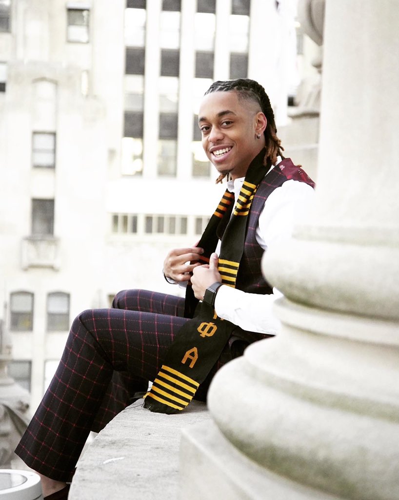 Nellogoku_'s tweet photo. 21 Graduated.. Bachelors Degree in Computer Science, Alpha Man, On the last day of Black History Month๐ฏ๐ค๐ฝ #butmostofallwegraduate #icegang https://t.co/9peIG9dw7L
