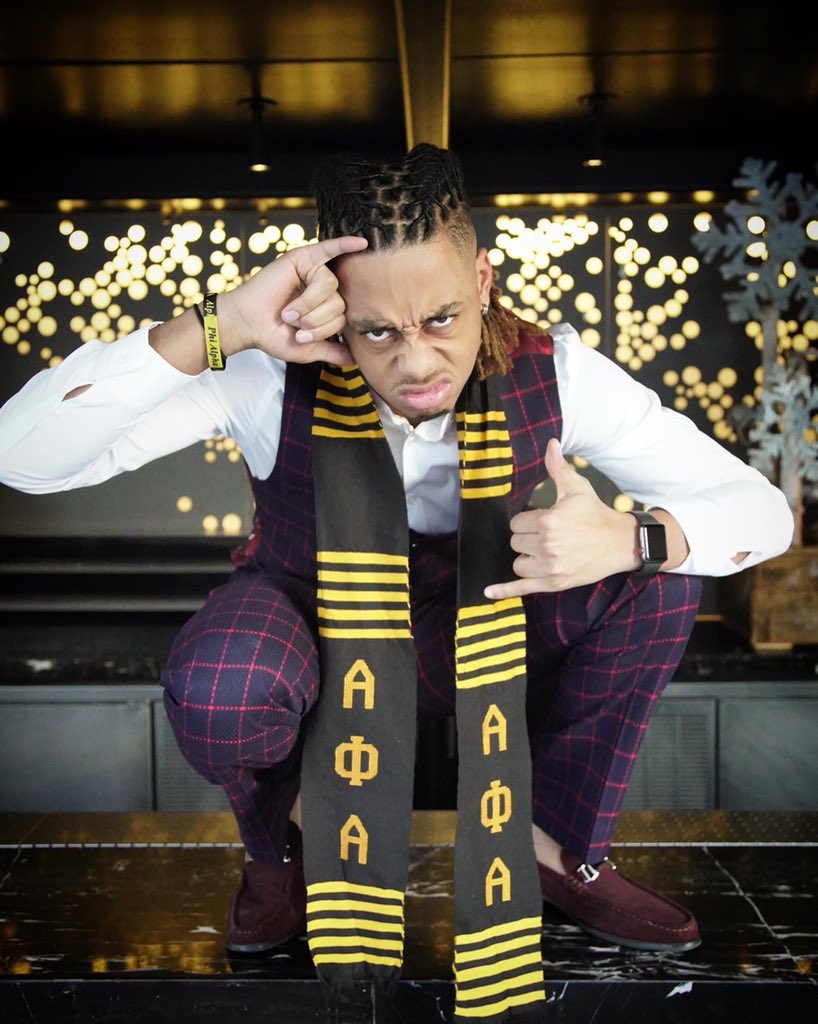 Nellogoku_'s tweet photo. 21 Graduated.. Bachelors Degree in Computer Science, Alpha Man, On the last day of Black History Month๐ฏ๐ค๐ฝ #butmostofallwegraduate #icegang https://t.co/9peIG9dw7L