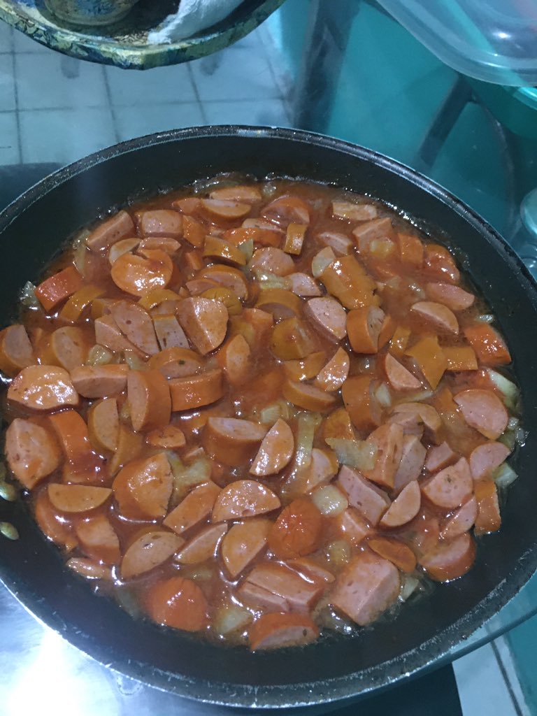 willianstripp's tweet photo. se você é recifense e não gosta do sarro do cuscuz com salsichinha você é coreano https://t.co/ewqrXJucRL