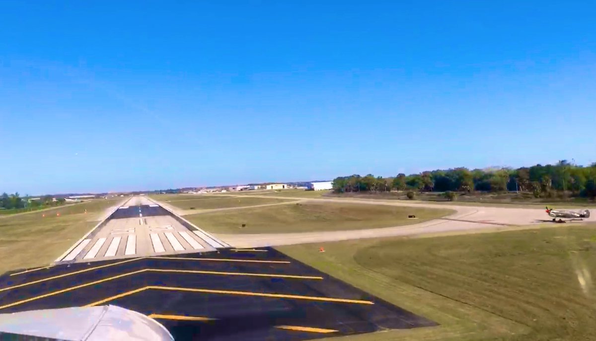 delvallepj's tweet image. Landing while a P40 Warhawk watches! So cool! #KISM #funflying