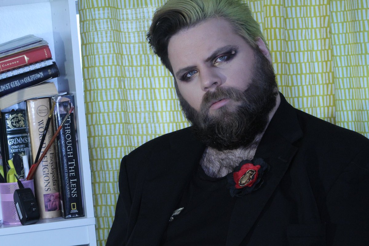 LanaDelBeard's tweet photo. Hobbies include looking makeup, burlesque, and looking prettier thank you partner.
#juviasplace #hudabeauty
#gay #gaybear #gaybeard #guymakeup #beard #bear #makeup #plussize #gayfat #fat #gaychub #chub #bopo #bodypositivity https://t.co/NljuM5oH3Y