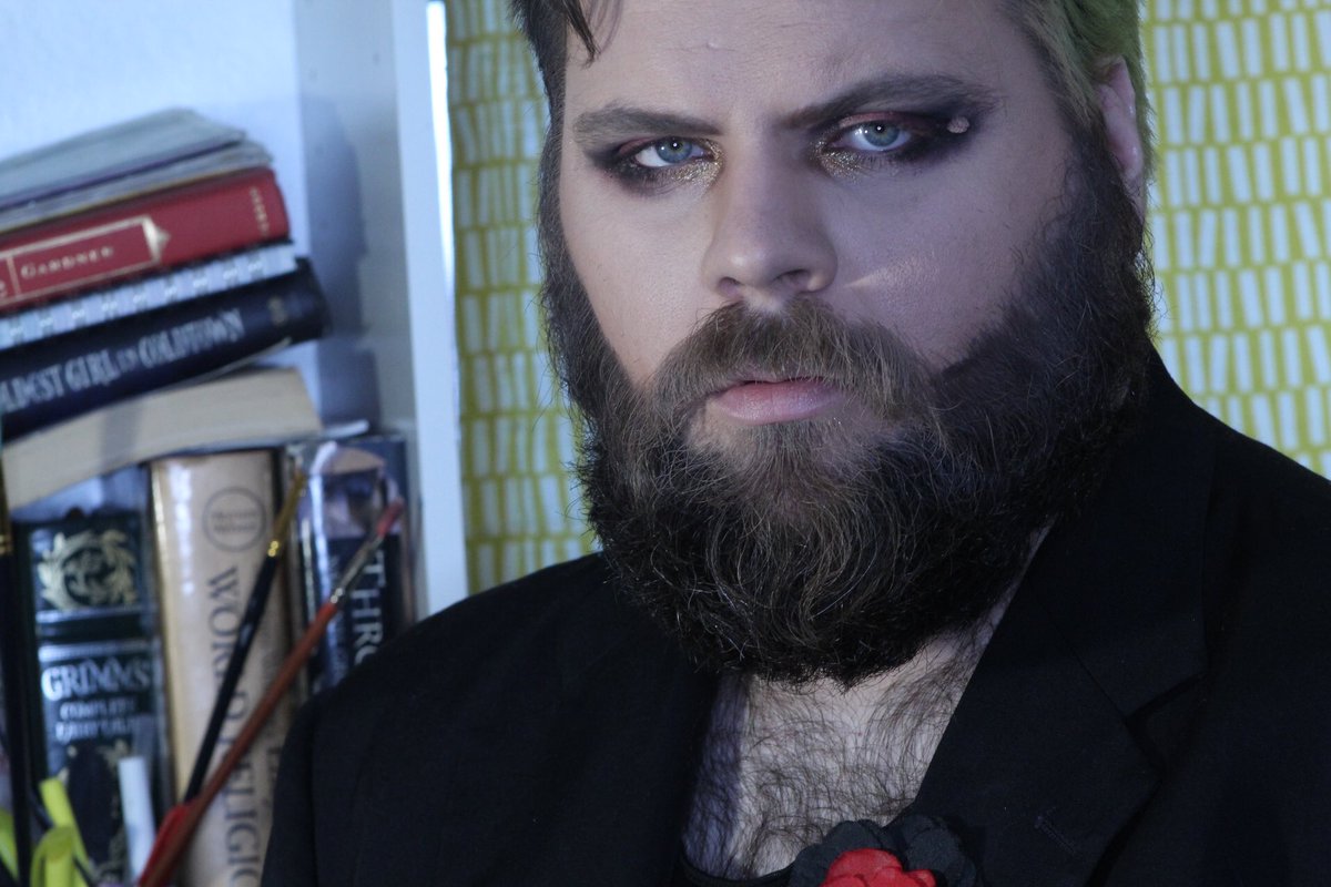 LanaDelBeard's tweet photo. Hobbies include looking makeup, burlesque, and looking prettier thank you partner.
#juviasplace #hudabeauty
#gay #gaybear #gaybeard #guymakeup #beard #bear #makeup #plussize #gayfat #fat #gaychub #chub #bopo #bodypositivity https://t.co/NljuM5oH3Y