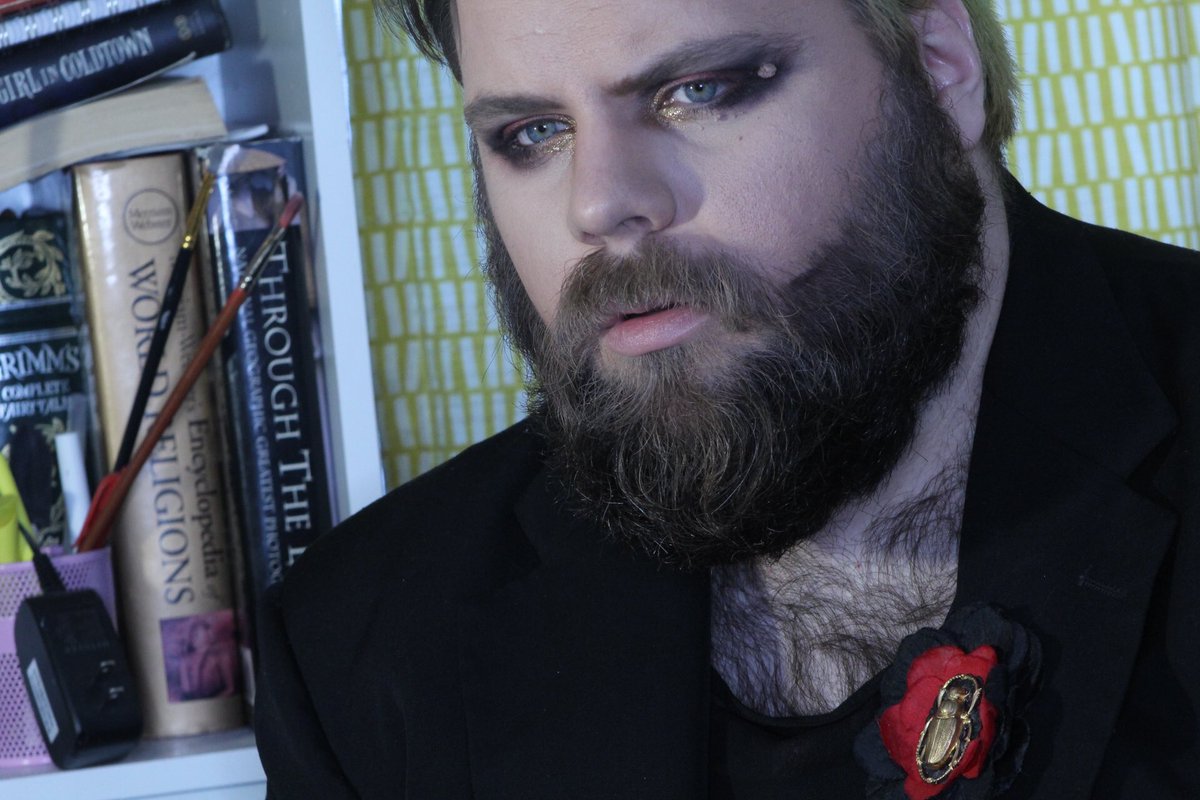 LanaDelBeard's tweet photo. Hobbies include looking makeup, burlesque, and looking prettier thank you partner.
#juviasplace #hudabeauty
#gay #gaybear #gaybeard #guymakeup #beard #bear #makeup #plussize #gayfat #fat #gaychub #chub #bopo #bodypositivity https://t.co/NljuM5oH3Y