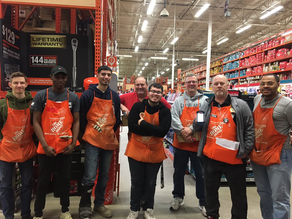 Closing meeting at 3806 going over pocket guide to make sure all associates know how to use it and learn. We then went over the hand off of phones so that not one is left alone during working hours.