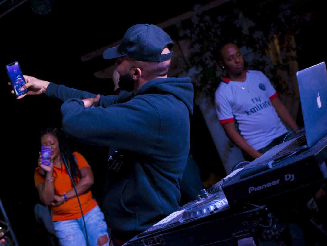 NYC_Blitz's tweet photo. Looking back... Afiche’w 2nd edition 🎤🎭🎼🎧 02/21/20 @Tonymixhaiti @OSOCITY @NYC_Blitz @djleep @Djakout1 @roodyroodboy #recap #februaryflashback #February21st #afichew #ayiticherie #NYCBlitz https://t.co/YdqoCoXeb8