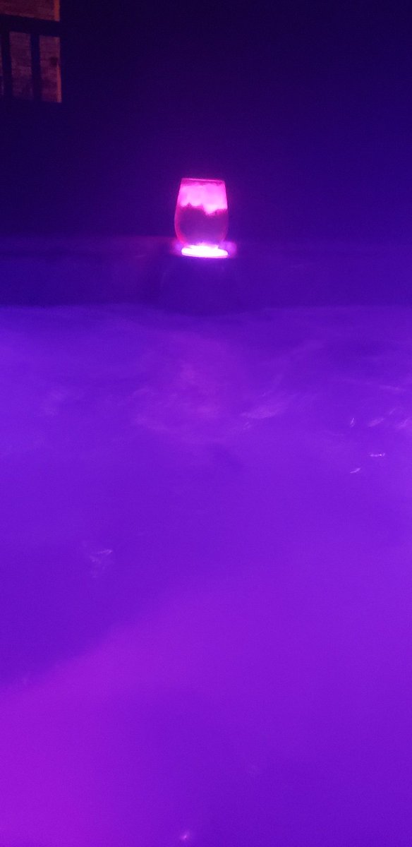 MySchulzcc's tweet photo. Hot tub, some brandy and little Zeppelin... chicken soup for the soul... #wisconsinwinters https://t.co/63k7k6PriP